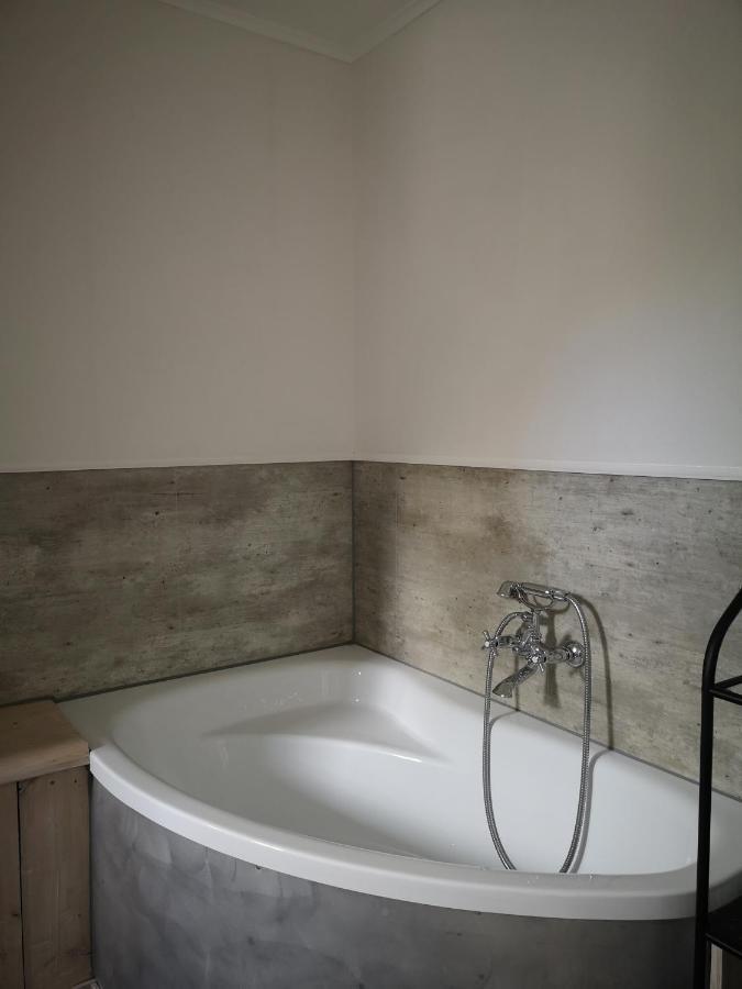 Old School Pa Eidslandet - Exclusive Apartment ภายนอก รูปภาพ